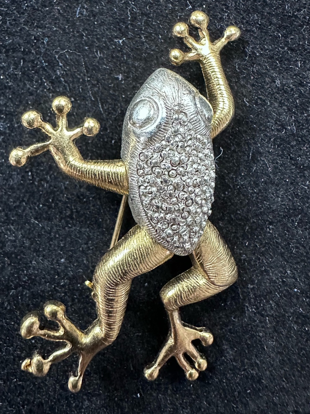 481- Vtg Liz Claiborne LC Frog Gold Raised Silver Pin Brooch Climbing Tree Frog